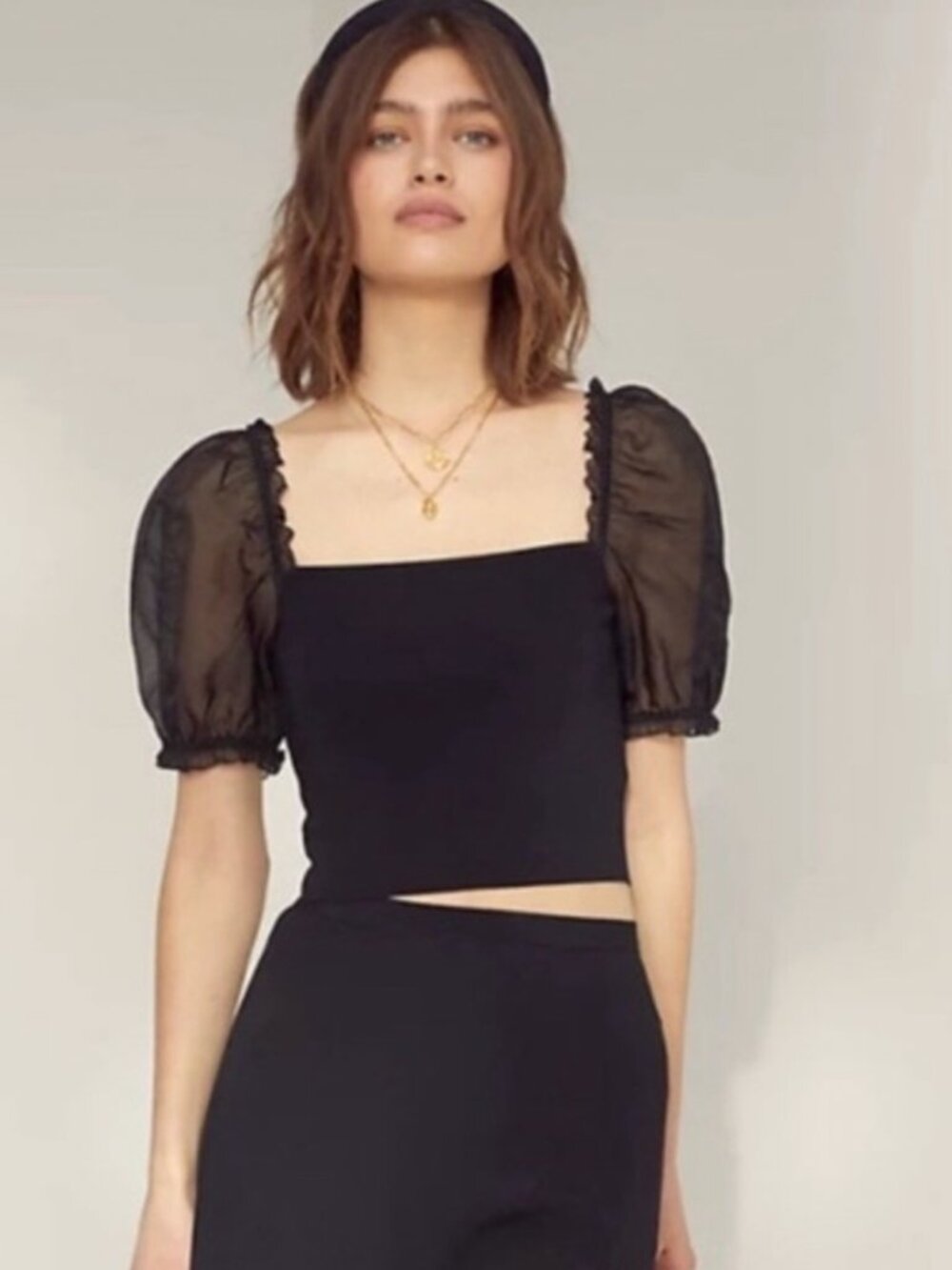 Wilfred Aritzia top black XS puff short sleeves cropped